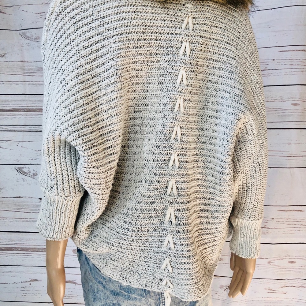 Pinklicious Faux Fur Collar Knit Sweater/Shrug S - Picture 2 of 10